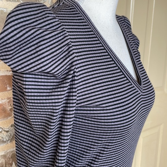 NWT Ella Moss Sandy Drape Gray Striped Top Fitted Puff Shoulder V-Neck Size S - Picture 4 of 9